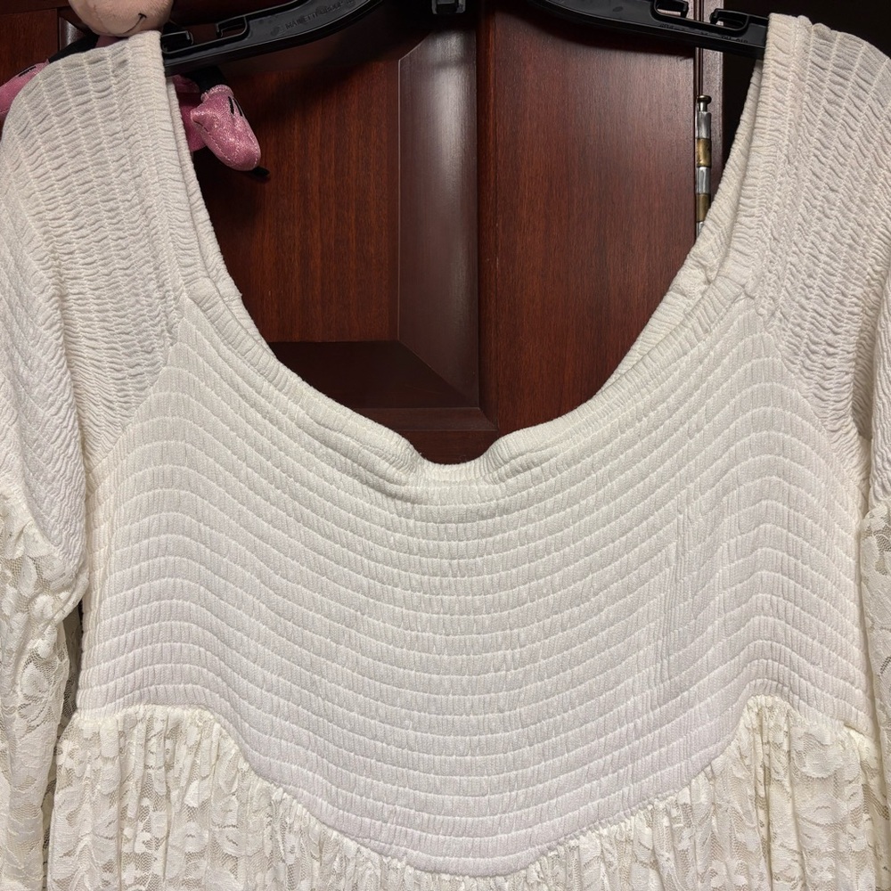 NWOT TORRID 3 CREAM OFF THE SHOULDER LACE BELL SLEEVES BABYDOLL SMOCKED DRESS - Picture 4 of 15
